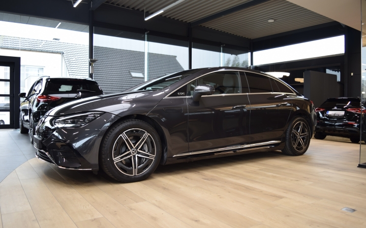 EQE 300 AMG line EQE 300 AMG line